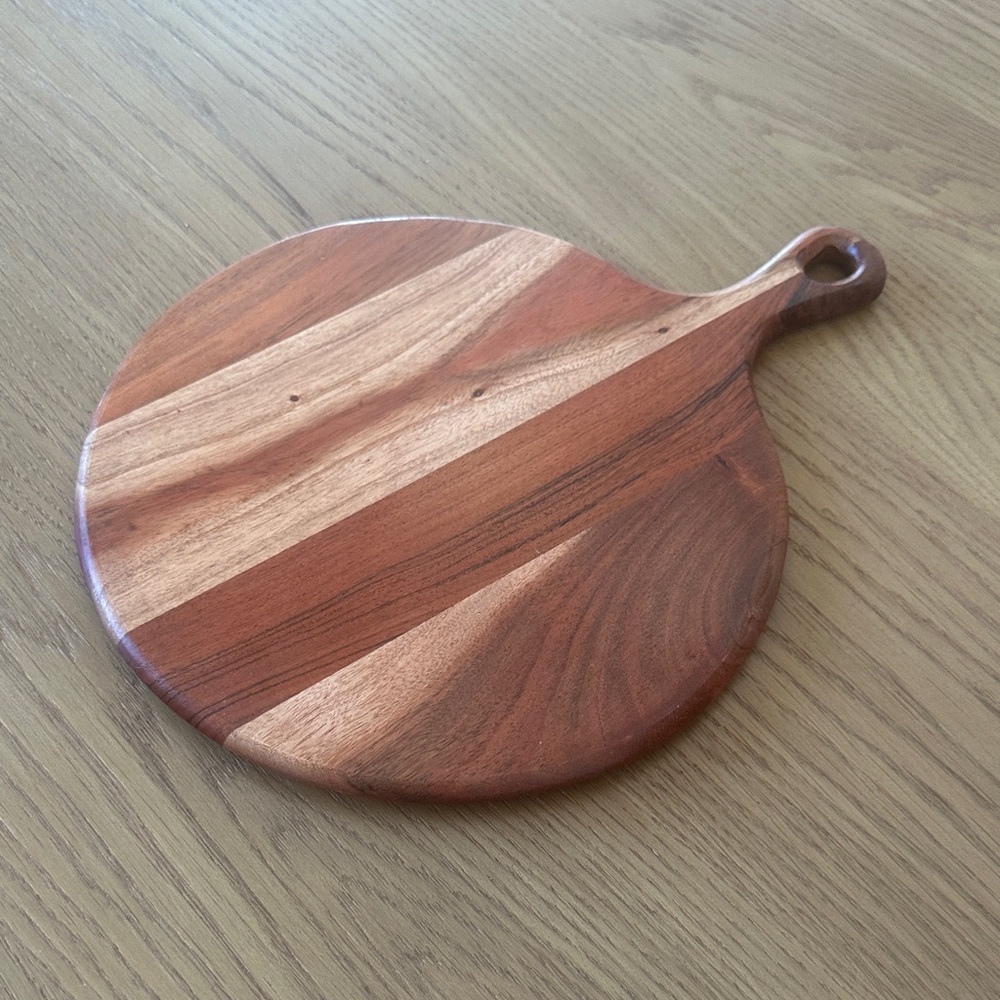 10” Hearth and Hand Wooden Serving Board with Handle nwt - Picture 2 of 8